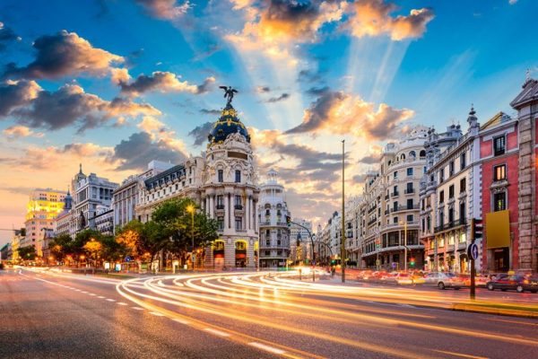 السياحة في مدريد حيث عبق امتزاج أسبانيا الحديثة بالأندلس القديمة