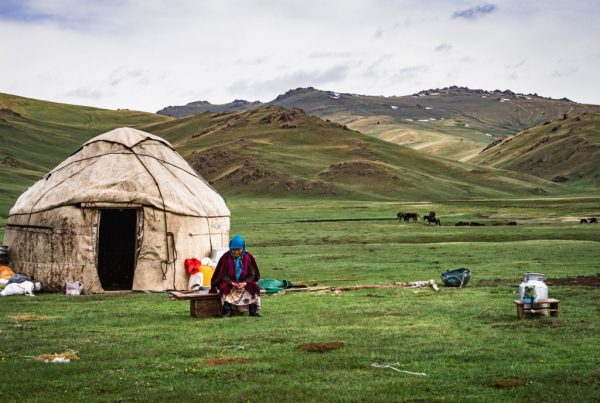 كم تكلفة السفر الى قرغيزستان للمعيشة؟