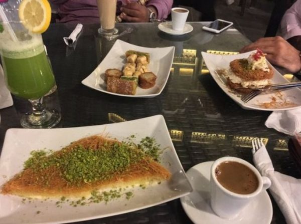 أشهر أصناف الحلوى في منيو مطعم مطعم العاذرية خميس مشيط الرصراص