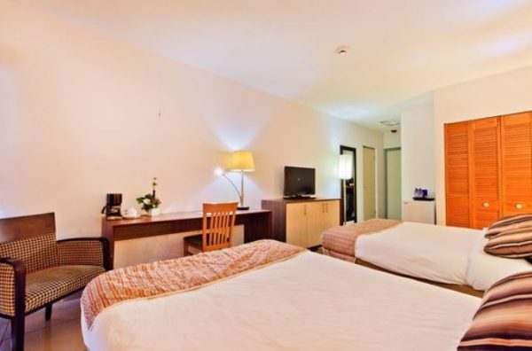 أسعار الإقامة في الفنادق بسورينام